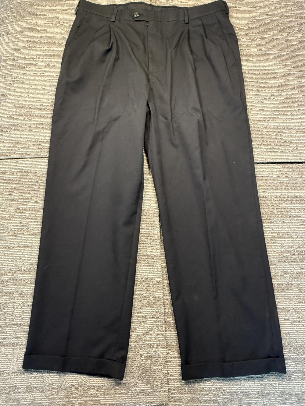 Haggar Dress Pants Mens 38x29 Black Classic Fit Pleated Cuffed Straight Leg